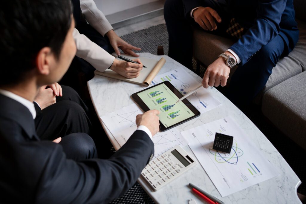 Active capital vs. Passive capital strategies